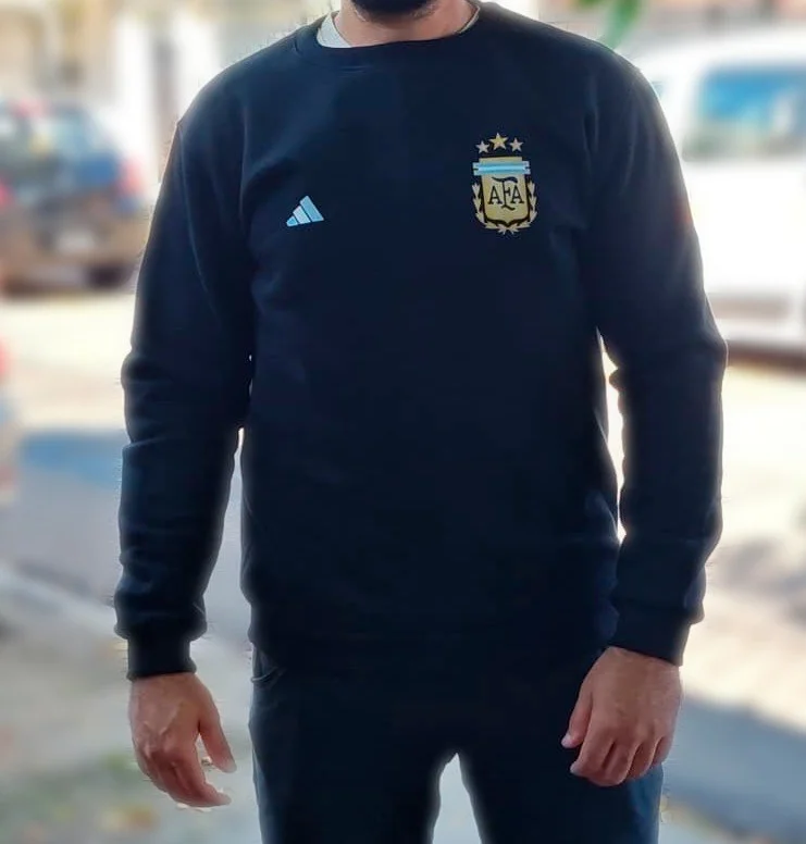 Buzo selección cuello redondo 3